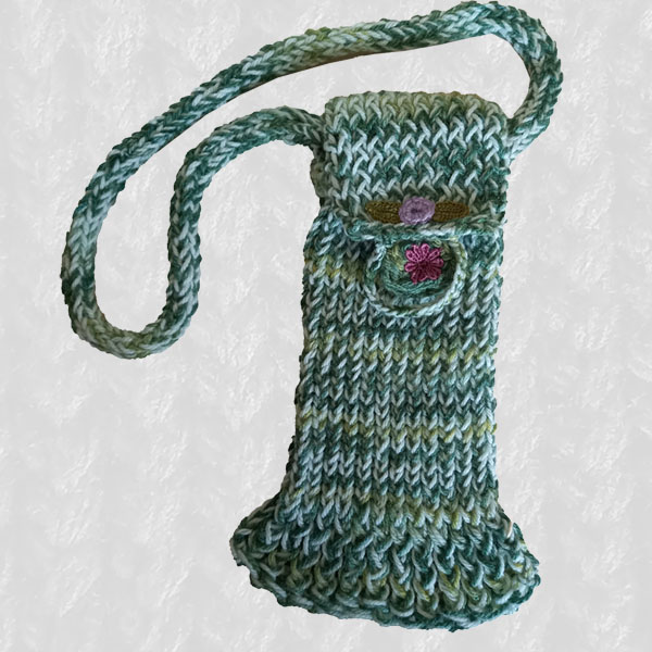 Knitted Handbag: Frosty Green Beans