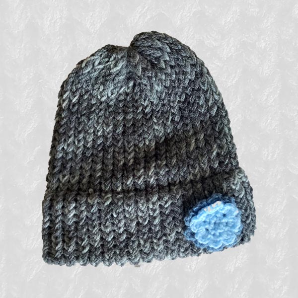 Beanie Medium: Charcoal Sky